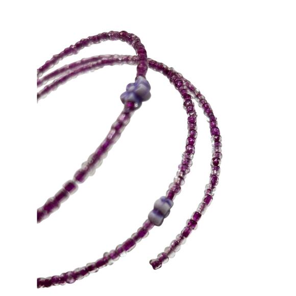 Delicate Beaded Wire Bracelet Adjustable Purple Flowers - Picture 4 of 5